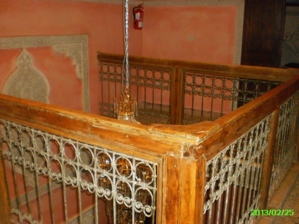 Riad Anass Al Ouali Fez Bagian luar foto